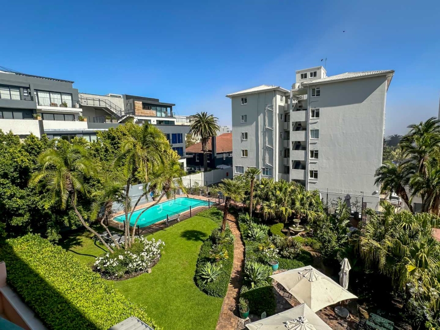 2 Bedroom Property for Sale in Sea Point Western Cape